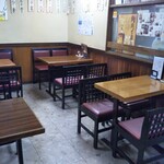 鶴亀 - テーブル席(2020年11月30日撮影)