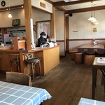 カレーハウス田園 - 店内をパシャ
土曜日の開店直後