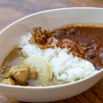 カフェ・スコーラ - カレー好き必見！2色カレー