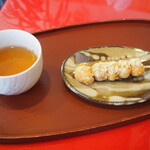 だんご庄 - 料理写真:お茶と団子