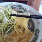ラーメンショップ太田家 - ネギラーメン　麺リフト