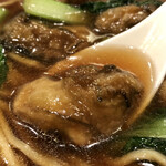 中国料理 小花 - 醤油湯麺スープ