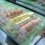 ビゴの店 - 色とりどりのマカロンたち