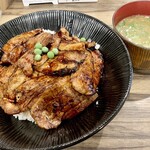 Butaya - 豚丼550円&味噌汁100円