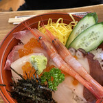 越前がに やまに水産 - 刺身丼