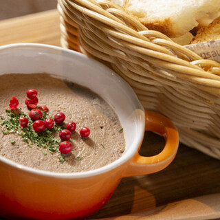 和・洋ミックスの多ジャンル創作料理が楽しめます