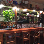 ブリ・マデ - 可愛いタイル使い、カウンターキッチン