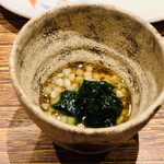 日本橋 蕎ノ字 - ☆蕎麦の実と浜名湖産の生海苔。
      ◎生海苔の磯の香りが風味豊か。