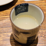 日本橋 蕎ノ字 - ☆アサリ蕎麦出汁
      ◎浜名湖産アサリの出汁は旨味が強い。天ぷらを食す前に胃を温める効果がある。