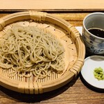 日本橋 蕎ノ字 - ■蕎麦で〆る
      ☆新そば。手打ちの蕎麦は大将の自信作。二八蕎麦。
      