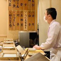 日本橋 蕎ノ字 - ☆今夜のメニュー。右から横に順番に天ぷらが供される。
                      苦手な食材は変えて貰える。追加もOK。