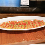 ガーデンレストラン オールデイ ダイニング - サーモンとリンゴのマリネ　ディルの香り