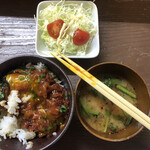居喰処 光 - 2020/12/03
      本日の日替り マグロユッケ丼 500円