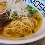 鶏 soba KAMOSHI - 麺のアップです。