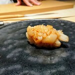 鮨 唐島 - 煮ホタテ