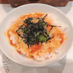 あなごと日本酒 なかむら - 残ったすきやきの卵を上からかけます。
      卵が絶品。