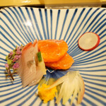 乳頭温泉郷 妙乃湯 - 宝来鱒を食べると鮮やかな色の紅鱒が現れます。