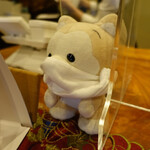 乳頭温泉郷 妙乃湯 - フロント横にはマスクを着けた秋田犬がいました。