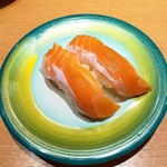 回転寿司 鼓響 - 緑皿　260円