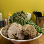 自家製麺 まさき - 【2020.12.3】痺れラーメン　野菜増しのサイドビュー。