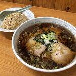 ハマちゃん - チャーシュー麺と半炒飯