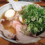 Shougun - チャーシュー麺大盛、煮卵、ネキのトッピング
                        
                        
                        