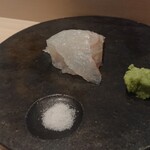 季節料理と地酒 裕 - 活ひらめ(長崎県産)