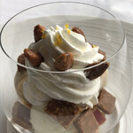 ベッラ・ヴィスタ - ランチプリフィックスコース６５００円。ピエールエルメ クープグラス。リンゴ、リンゴのコンポート、柚子シャーベットが、さっぱりして、飽きずにペロリといただきました（╹◡╹）（╹◡╹）