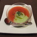 Bisutoro Shun - 赤い野菜とメロンのスープ