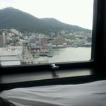 ラビスタ函館ベイ - 36 客室ベッドから函館の海・函館山の一例