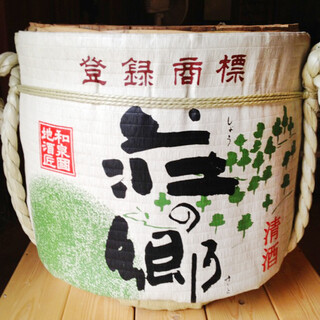 大阪の酒蔵をまわって選んだ地酒がそろってます。