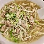 Tenkou Gyouzabou - 締めはとりそば　酸辣湯麺も捨て難いけど今日は鳥側の魅力に勝てませんでした