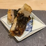 鮨 心白 - 焼いた鰆はしっとりしていつまでも噛み締めていたい味でした　後引きってこういうこと言うんだよね