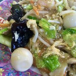 中華料理 喜楽 - 豚肉と五目野菜の卵炒接写。