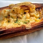 パン家のどん助 - ミートコーンパン