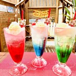 ケニーズ ザッカ&カフェ - クリームソーダ各種