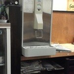 寺尾屋 - 201208 寺尾屋　お水と新聞あります.jpg