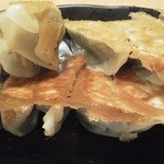 寺尾屋 - 201208 寺尾屋　大口餃子（２枚）.jpg