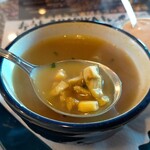 RADIKA - スープにはチキンとコーンが入っていた。