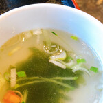 中華酒房 龍晶餃子 - スープ