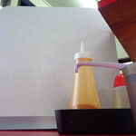 ラーメン二郎 - 白い壁