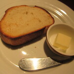 ビストロ・ド・シュマン - 【自家製パン】