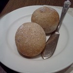 ビストロ ラ ベルポルト - 昼も丸い手作りパンになりました