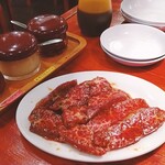 Horumon Yakiniku Shiawaseya - ★★上ハラミ 1200円 味付けは美味しいけどCP悪すぎ！10cmぐらいのハラミが6切れほど。お皿の小ささにビックリ！