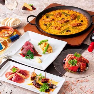 You can enjoy a full range of Spanish Cuisine. A luxurious all-you-can-drink option is also available.