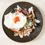 Caesar salad with Kyotanba shimeji mushrooms and thick-sliced bacon