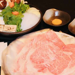 神戸牛A5１００％のすき焼き、しゃぶしゃぶ是非ご賞味下さい。