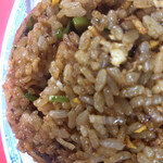 新福菜館 - ツヤツヤですが、油っこさは無く、どんどん食べ進め
      
      られます。