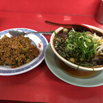 新福菜館 - 中華そば　小。650円。ヤキメシとで、1,150円