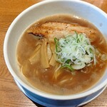 ラーメンスグハ - しょうゆラーメン(細麺)　750円